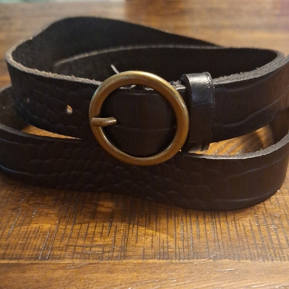 Urban Outfitters Croco Embossed Leather Belt with Gold Buckle - Picture 1 of 6